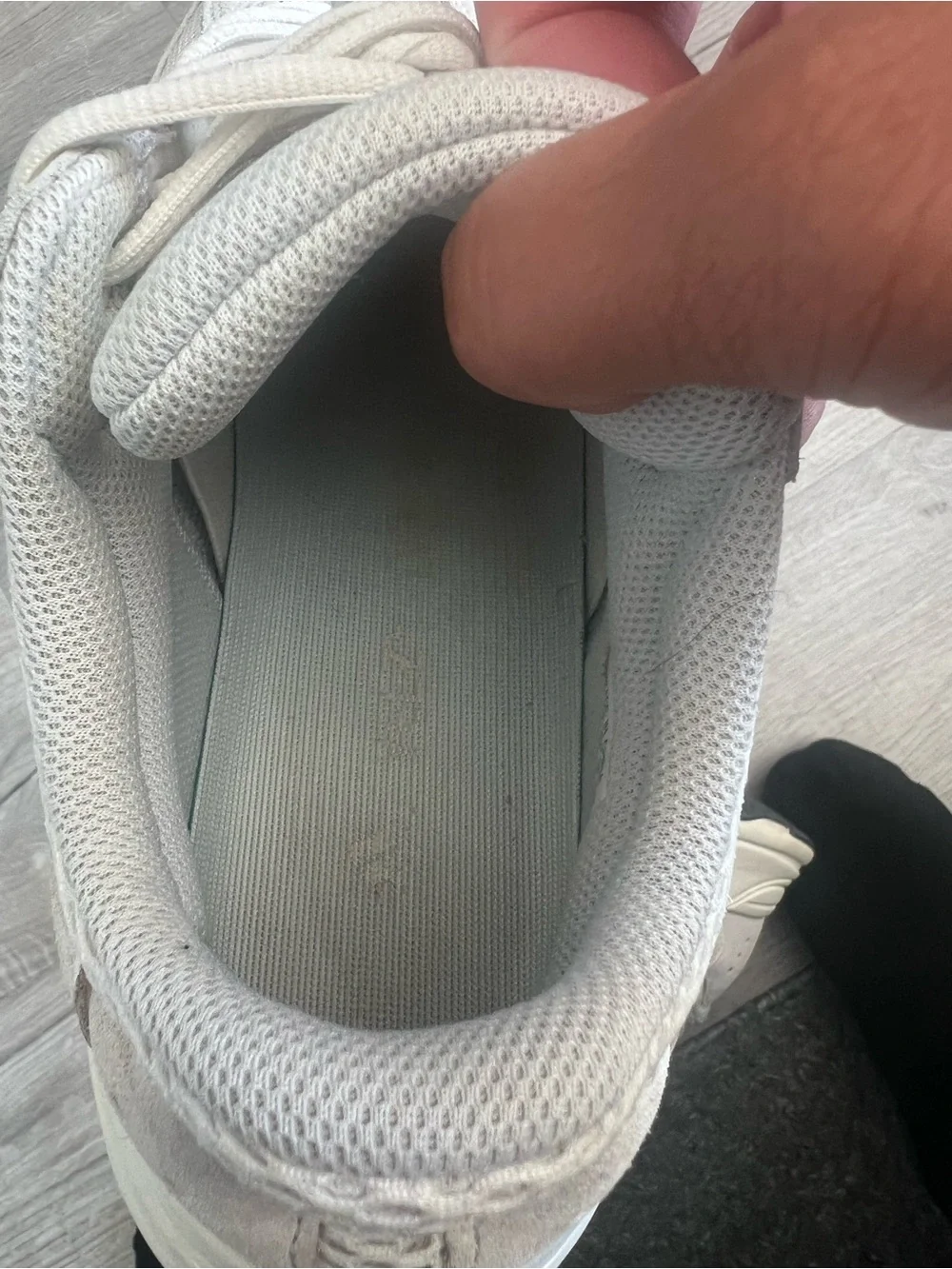 Yeezy Boost 700 Analog